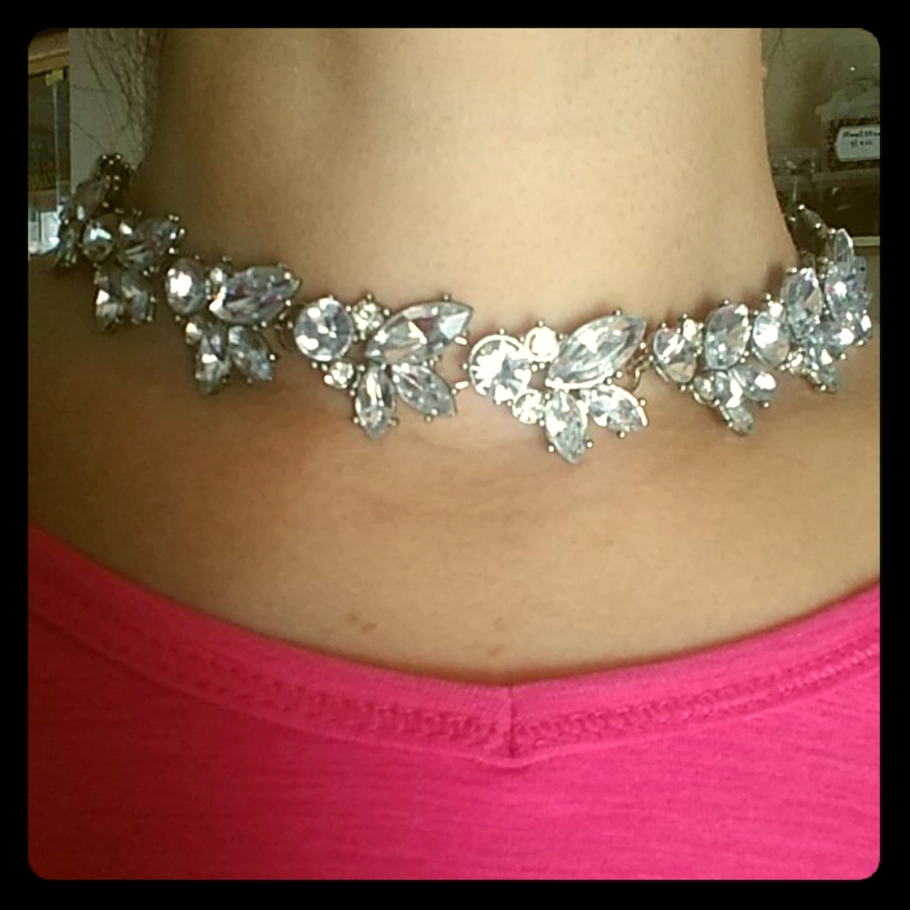 Elegant chocker